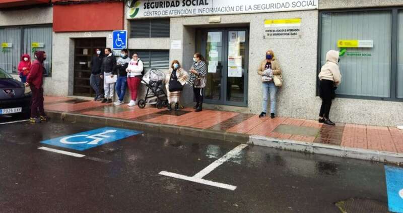Colas ante las oficinas del CAI de la Seguridad Social en Telde/Cope Gran Canaria.